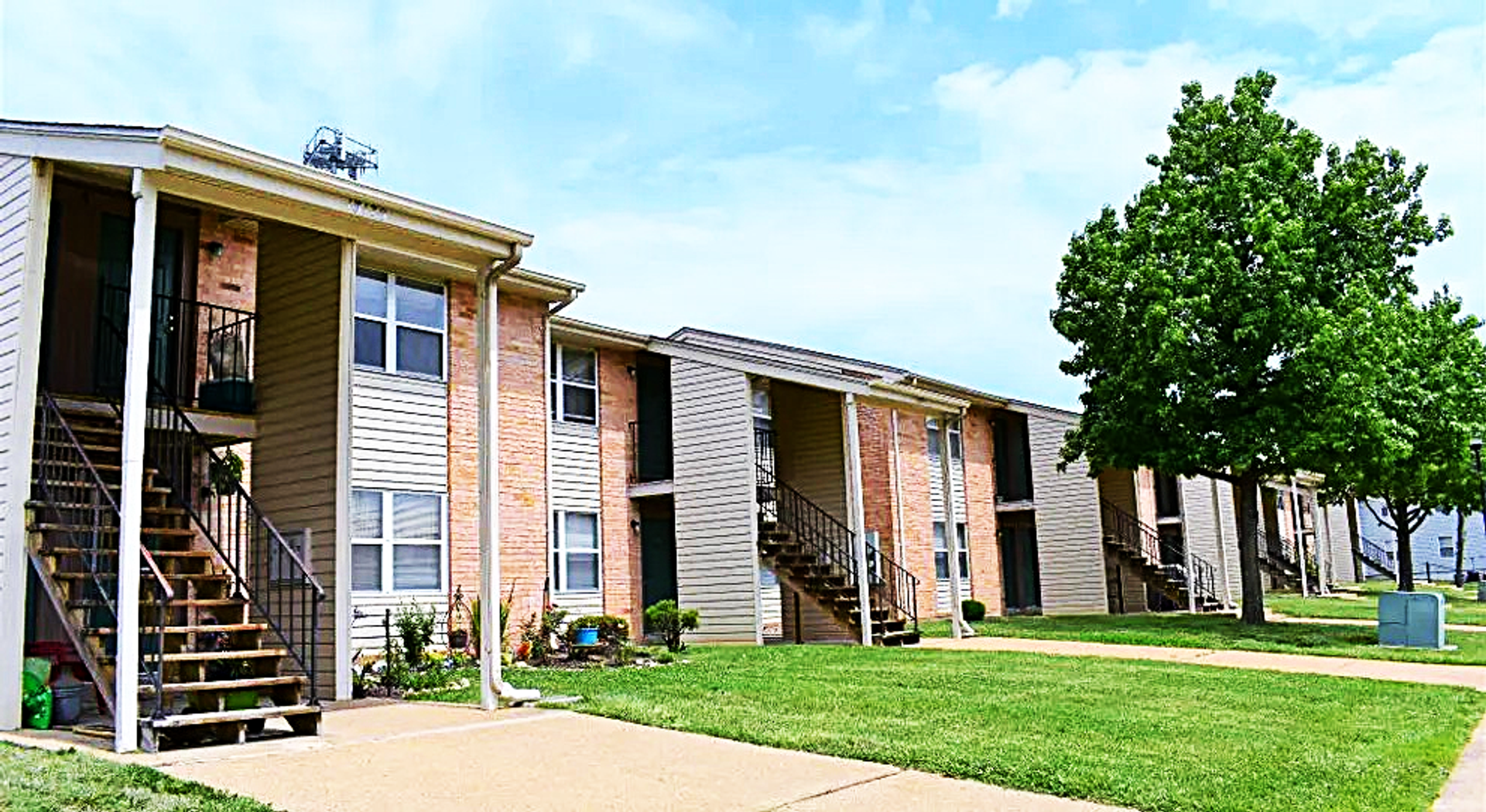 St. Louis Apartment: 13108 Bulter Oak Dr.
