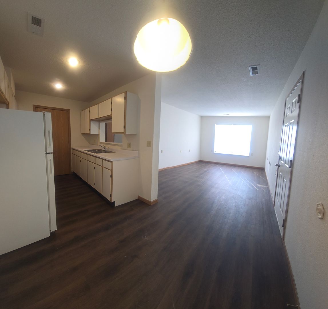 Festus Apartment: 1 Oak Knoll Dr.