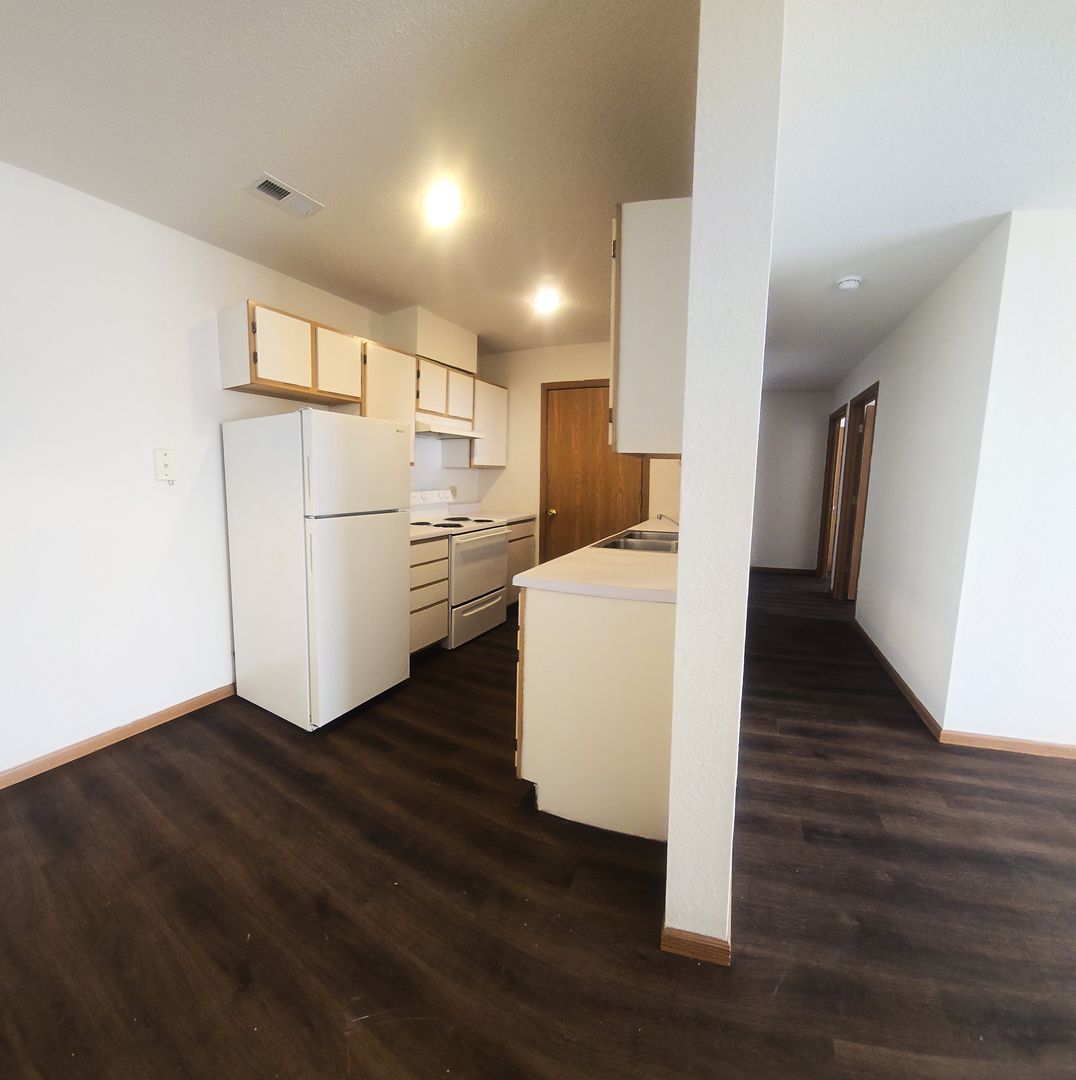 Festus Apartment: 1 Oak Knoll Dr.