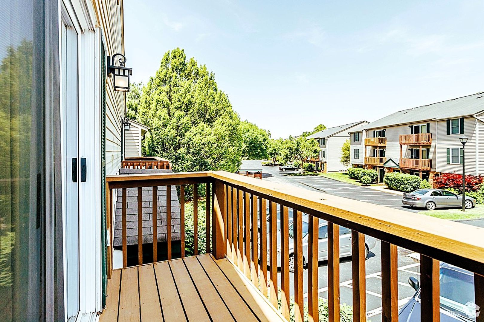 St. Louis Apartment: 1100 Kingbolt Cir Dr.