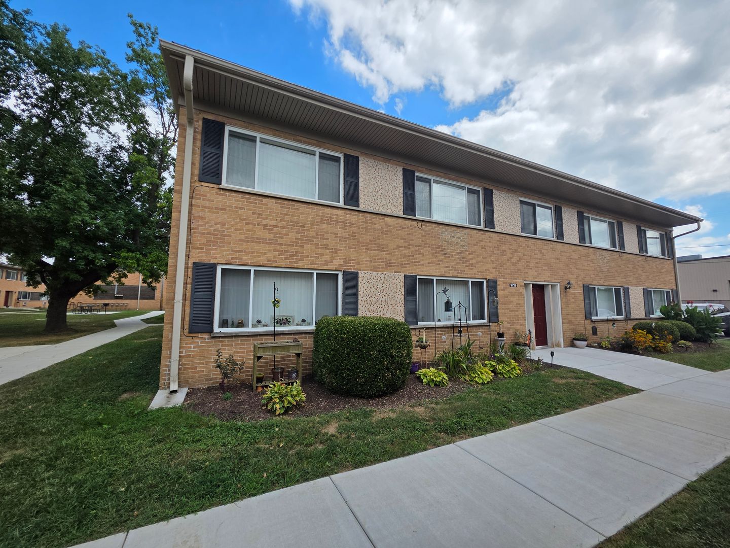 St. Louis Apartment: 9727 Pauline Pl