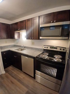Autumn Ridge Apartments (3rd Floor)