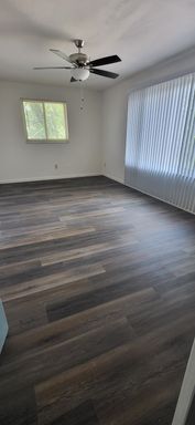 Newly Remodeled - 1bd/1 Bath - 2nd Floor - Non Smoking Building – photo 1