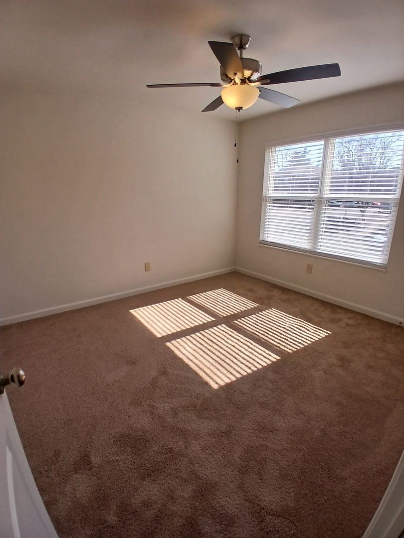 Fenton Apartment: 684 South Old Highway 141