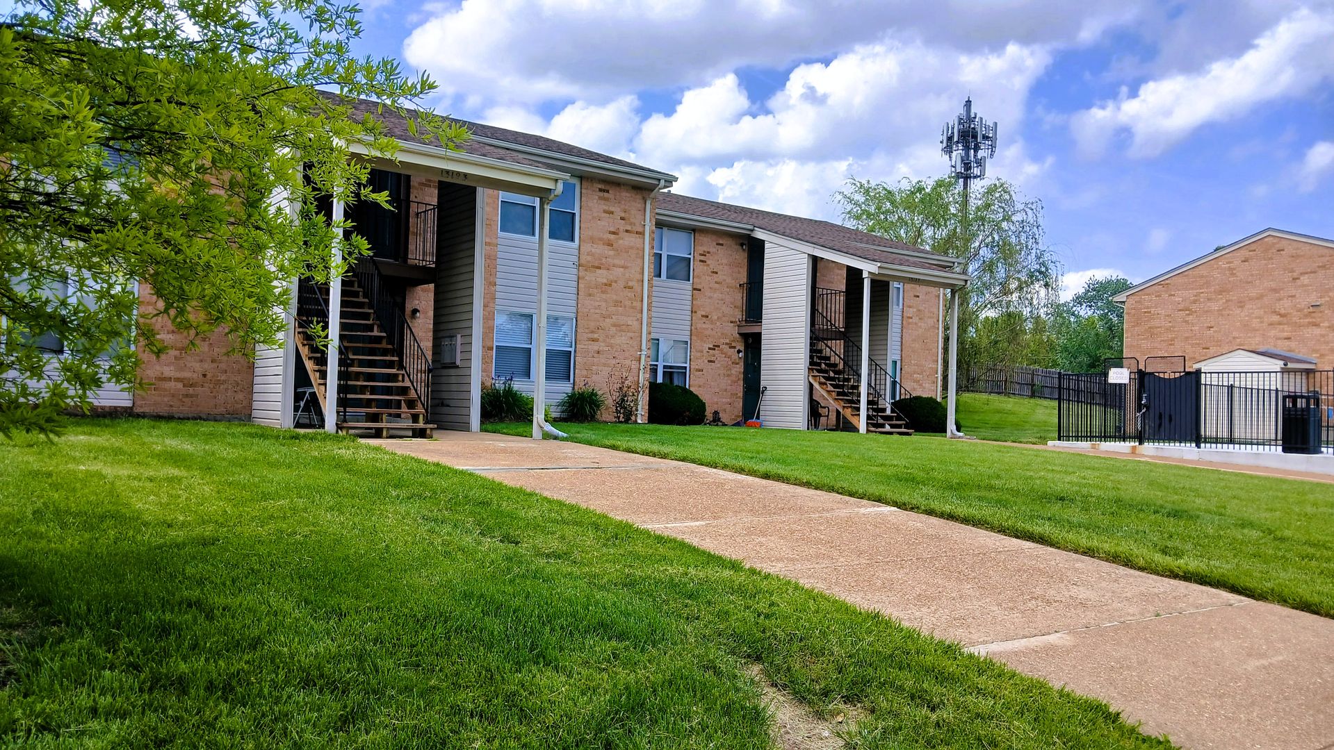 St. Louis Apartment: 13108 Bulter Oak Dr.