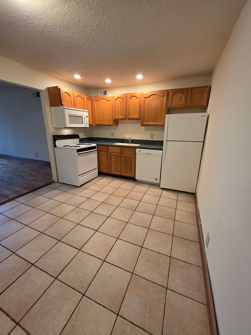 St Louis Apartment: 8530 Webshire Lane