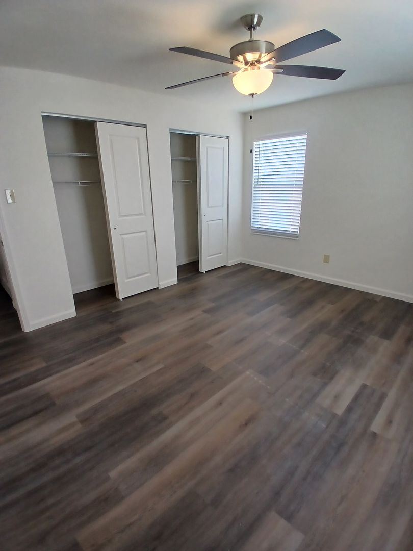 Fenton Apartment: 684 South Old Highway 141