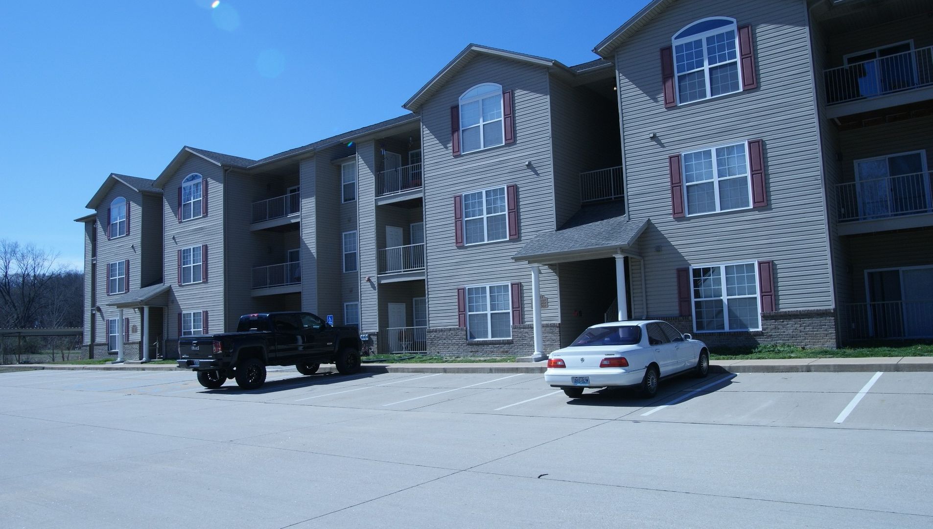 Barnhart Apartment: 8011 Valle Creek Parkway