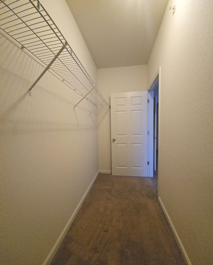 Barnhart Apartment: 8011 Valle Creek Parkway