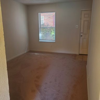 2bd/1.5bath Townhouse