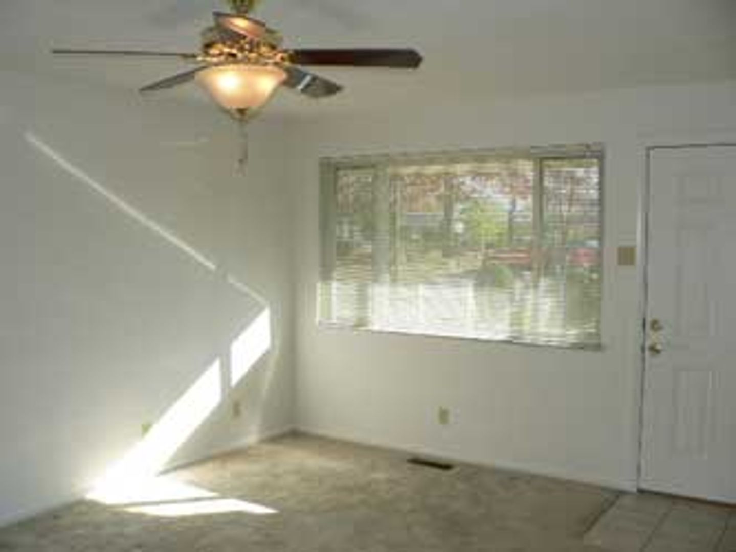 St Louis Apartment: 4080 Sir Bors