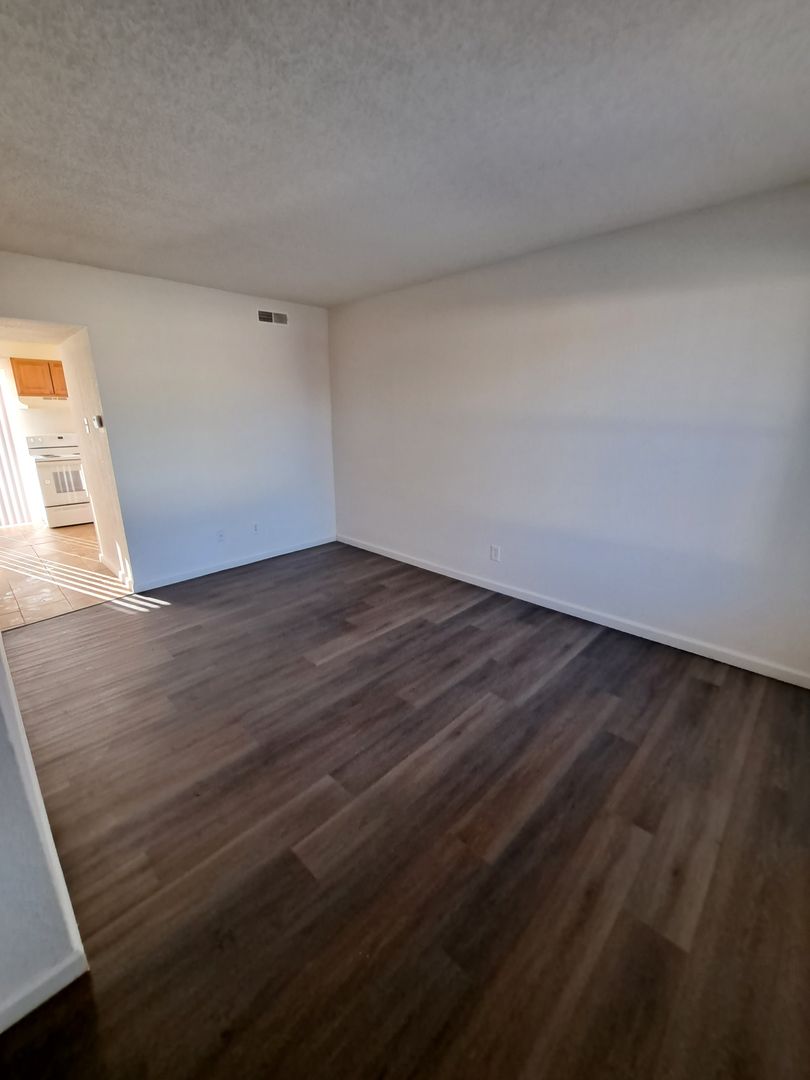 Arnold Apartment: 509 Potomac