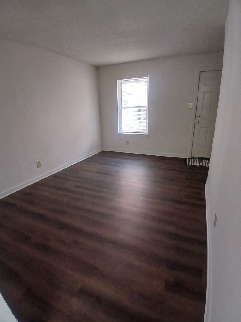 Arnold Apartment: 509 Potomac