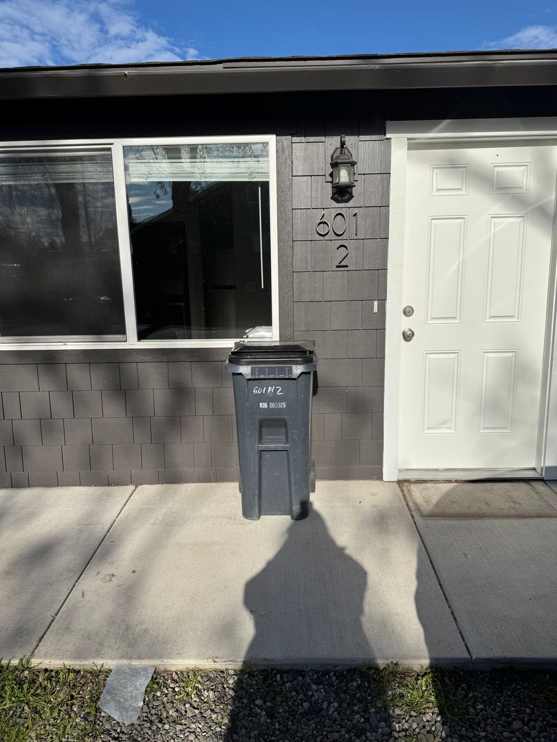 Medford Apartment: 601 Beatty Street