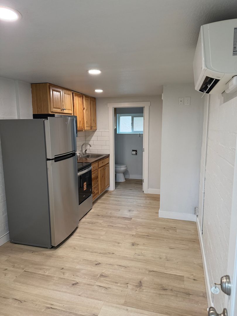 Grants Pass Apartment: 1730 Rogue River Hwy