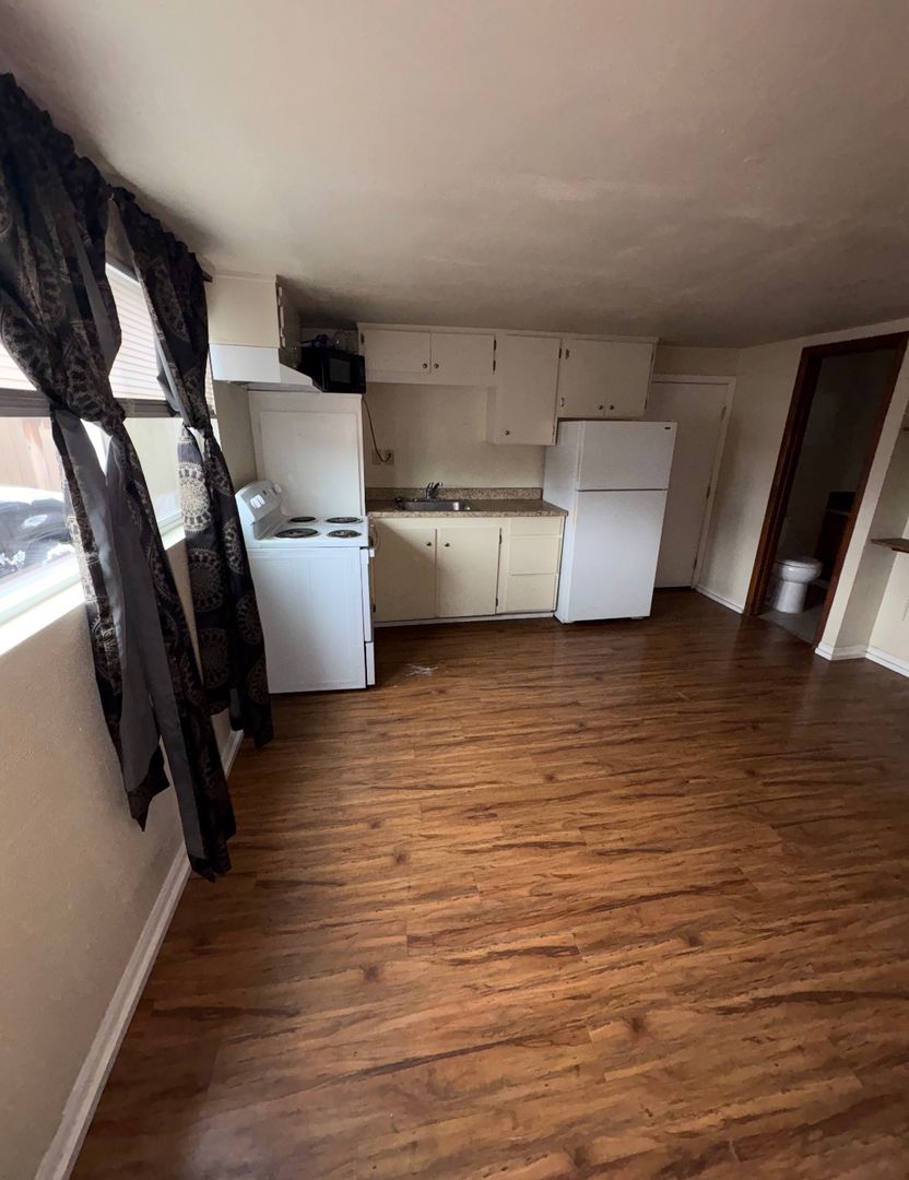 Medford Apartment: 401 W 12th Street