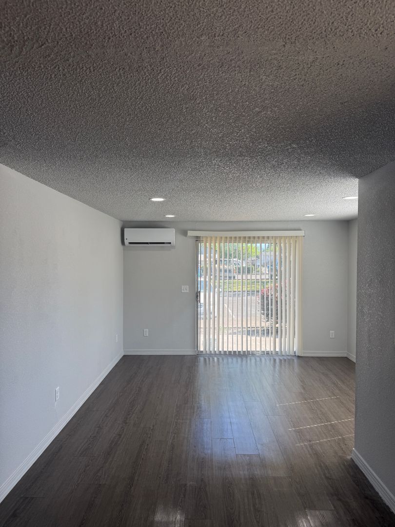Eagle Point Apartment: 247 Lorraine Ave
