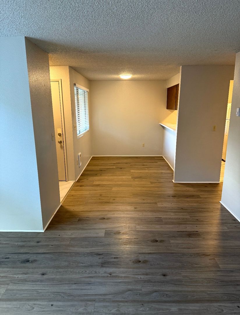 Eagle Point Apartment: 247 Lorraine Ave