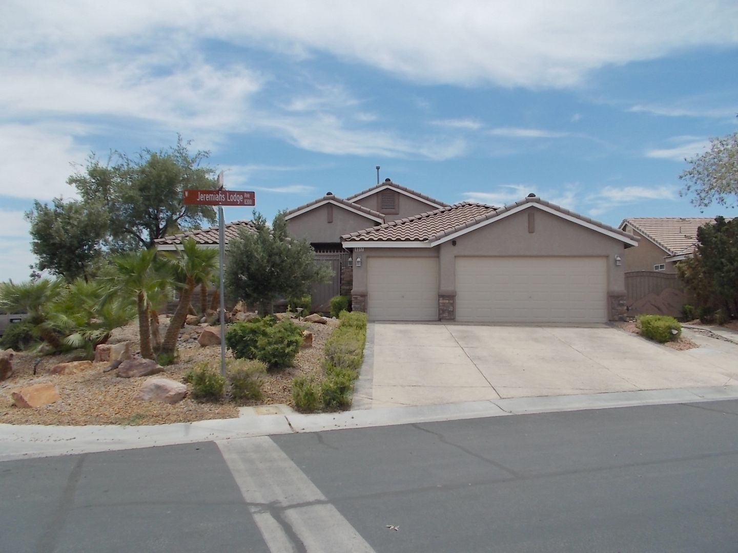 Las Vegas House: 8317 Jeremiahs Lodge Ave.
