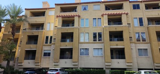 Two Bedroom Condo with Great Amenities! – photo 1