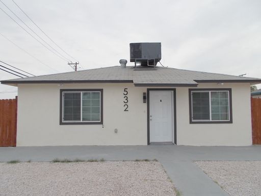 Fully Renovated 1 Bed / 1 Bath Triplex Unit with Modern Upgrades! – photo 1
