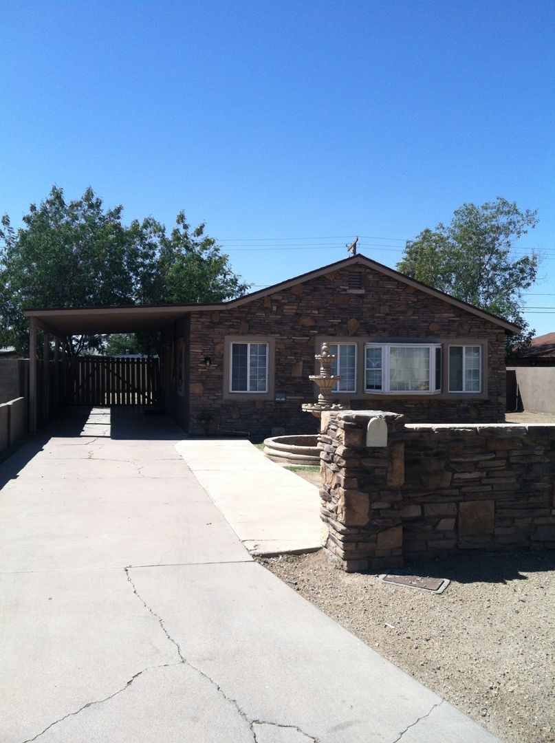 Phoenix House: 3541 W Vernon Ave