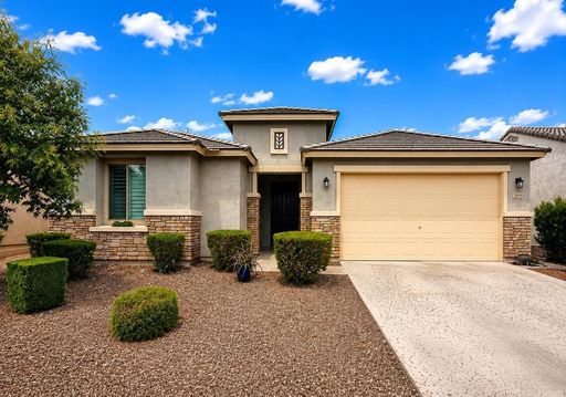 Beautifully upgraded 4-bedroom home plus den! – photo 1