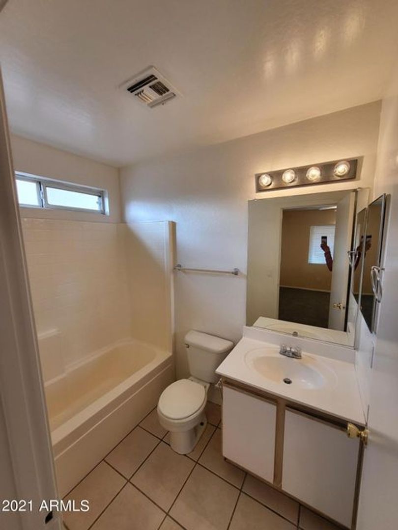 El Mirage House: 11929 W Larkspur Rd