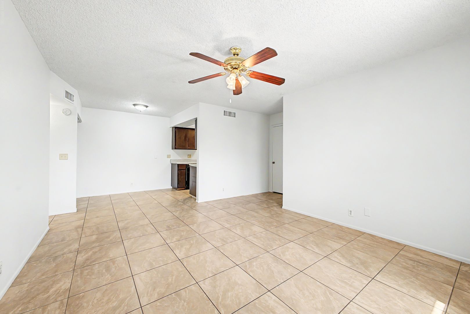 Phoenix Apartment: 2931 E Beck Ln