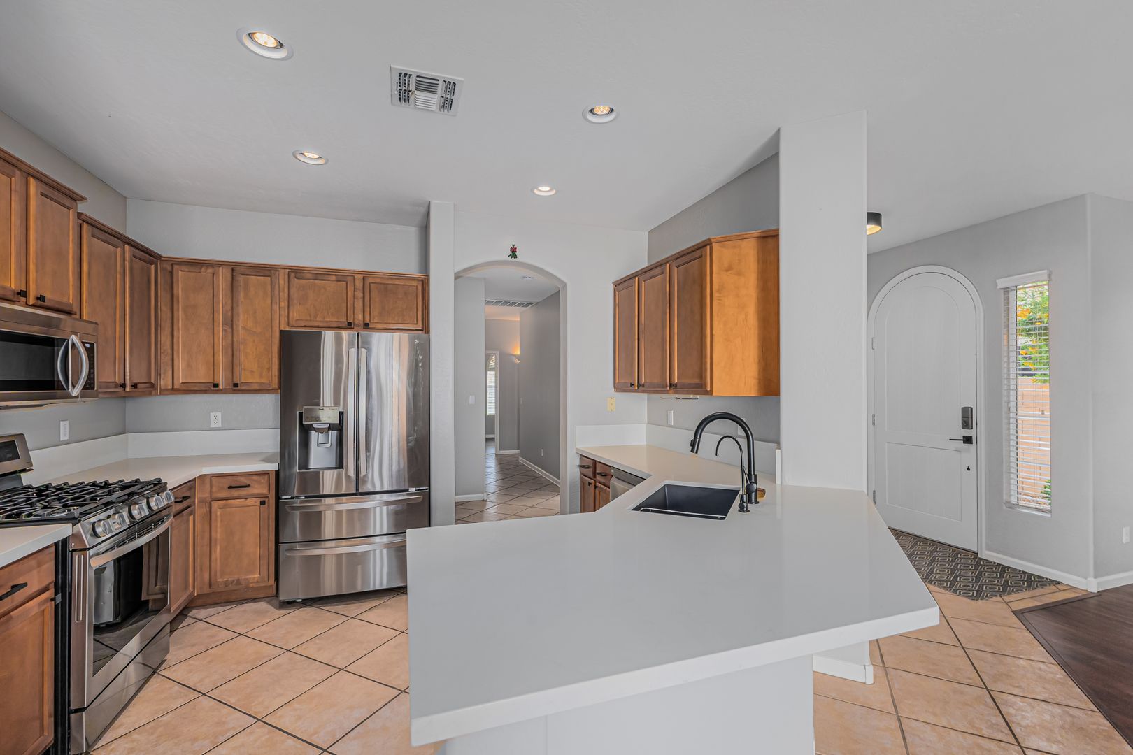 Chandler House: 2058 E Flint St