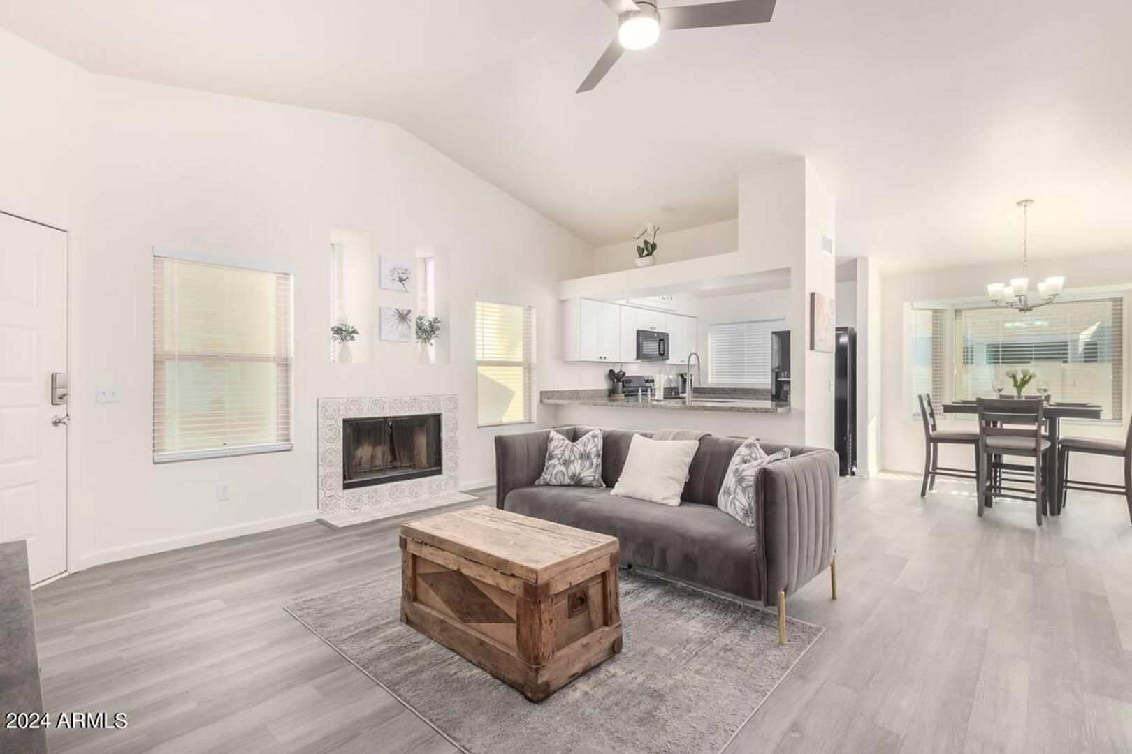 Peoria House: 8759 W Grovers Ave