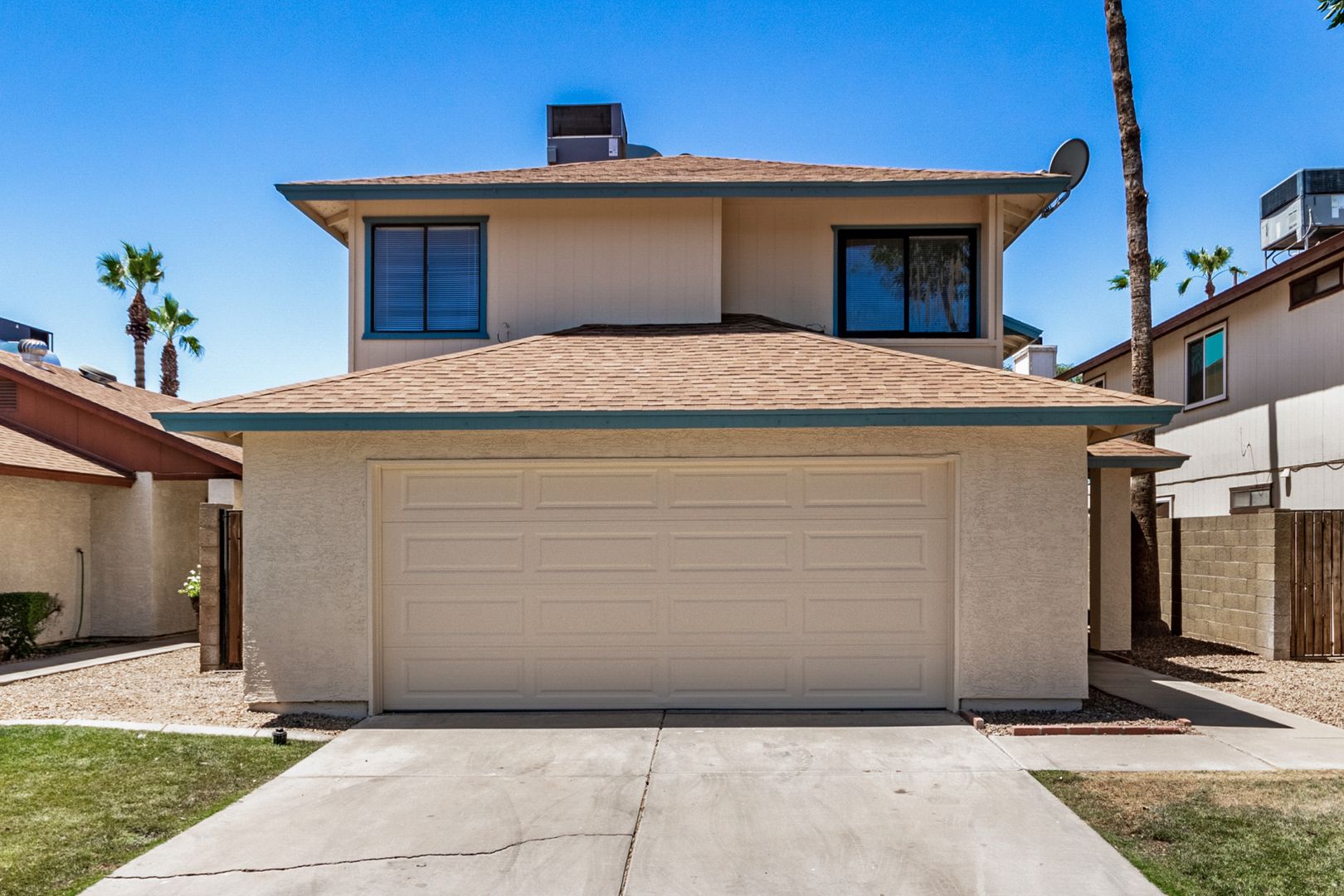 Phoenix House: 10023 W Sells Dr