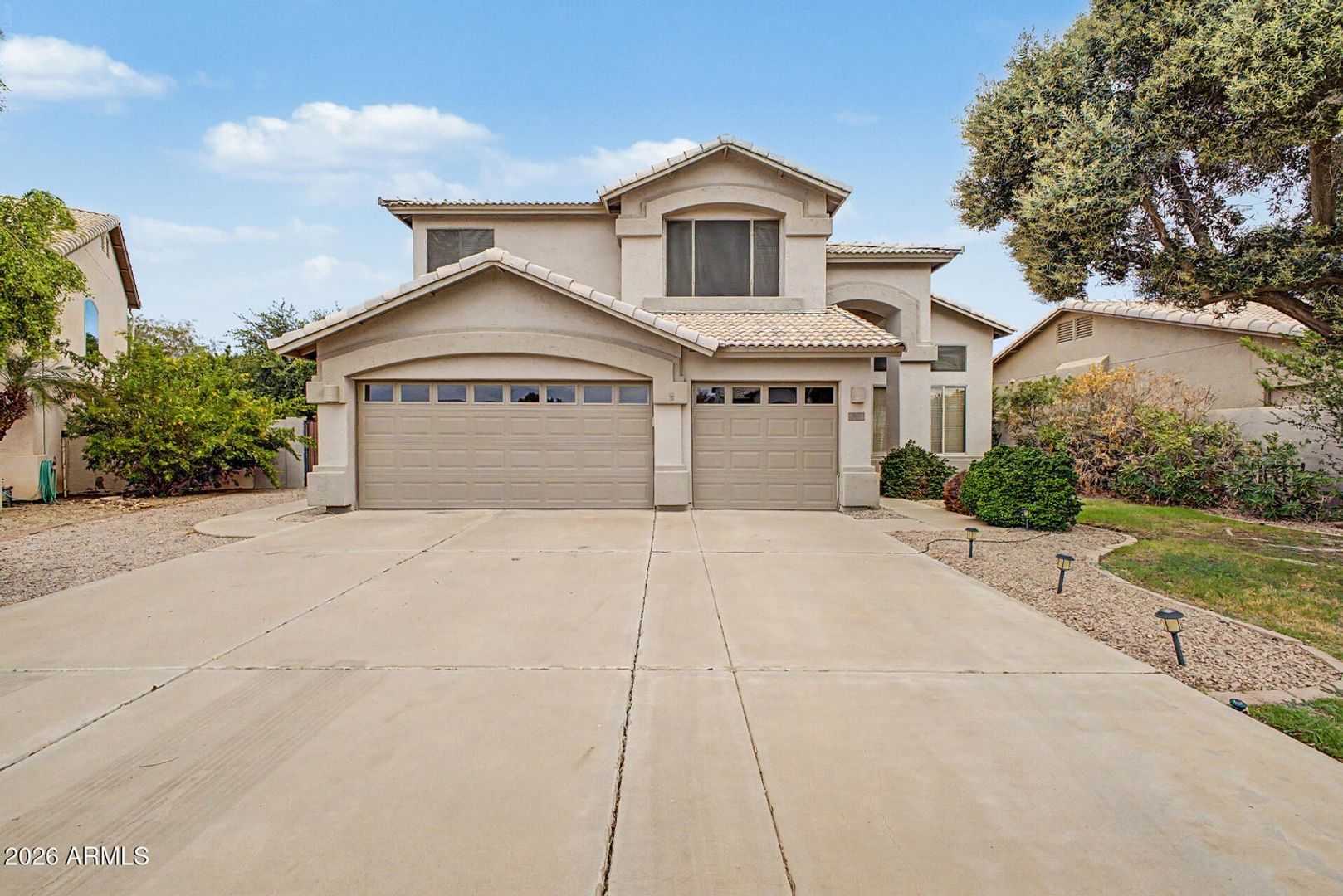 Gilbert House: 1176 W Kroll Ave