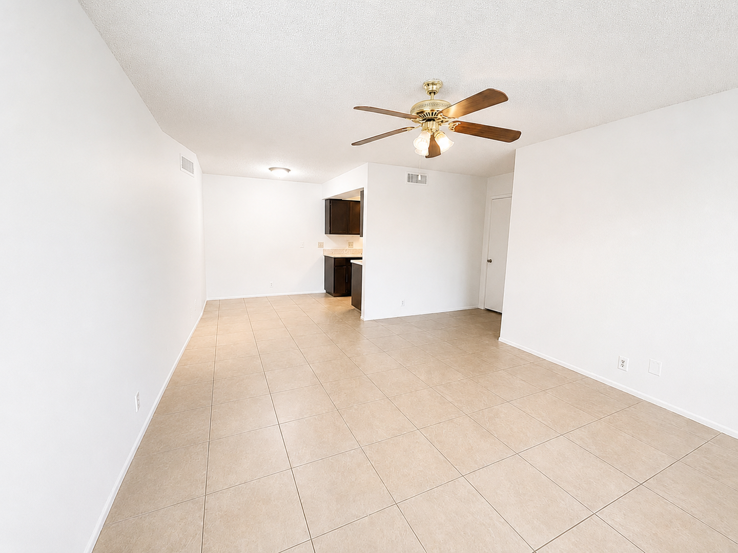 Phoenix Apartment: 2931 E Beck Ln