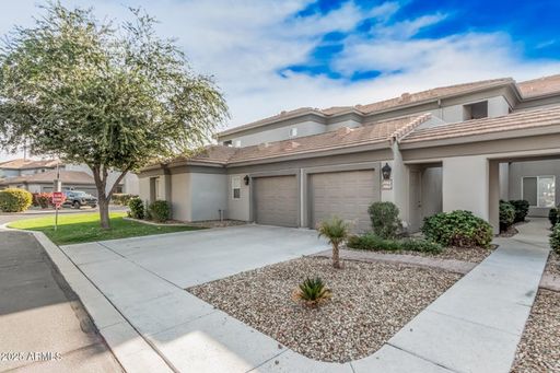 7401 W Arrowhead Clubhouse Dr #2062 - 2 Bed, 2 Bath, Gated Community – photo 1