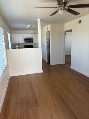 7160 N 53rd #4, Glendale - GREAT LOCATION in Glendale, 2 bed/1 bath – photo 1