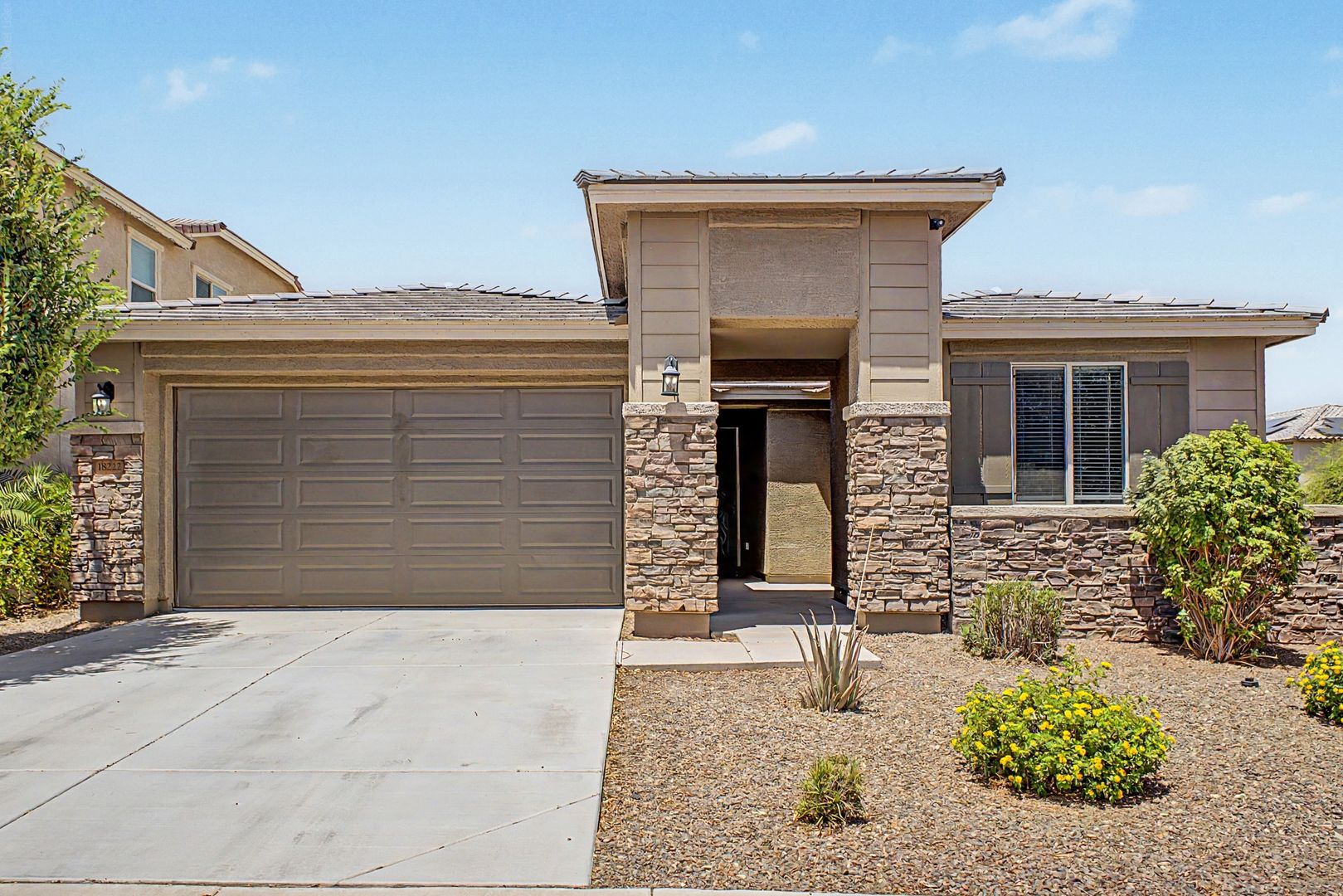 Surprise House: 18222 W Via Montoya Dr