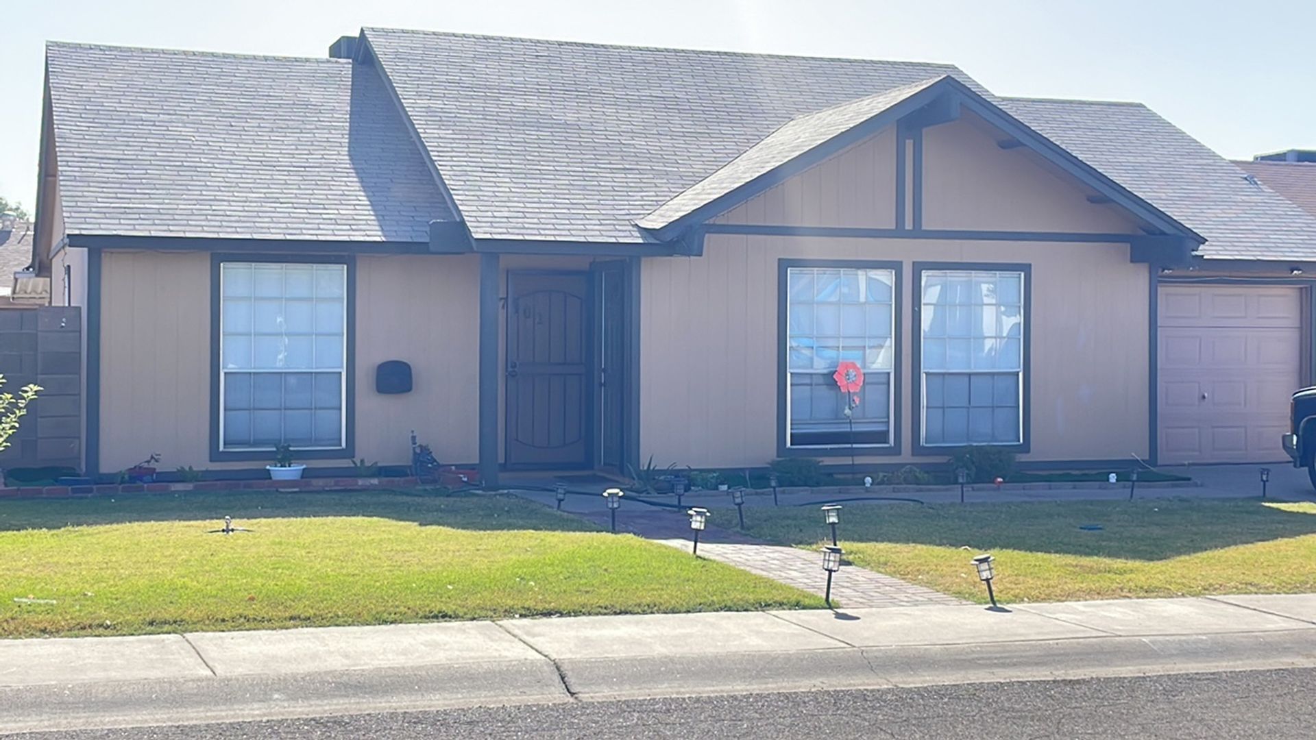 Glendale House: 7301 W Georgia Ave