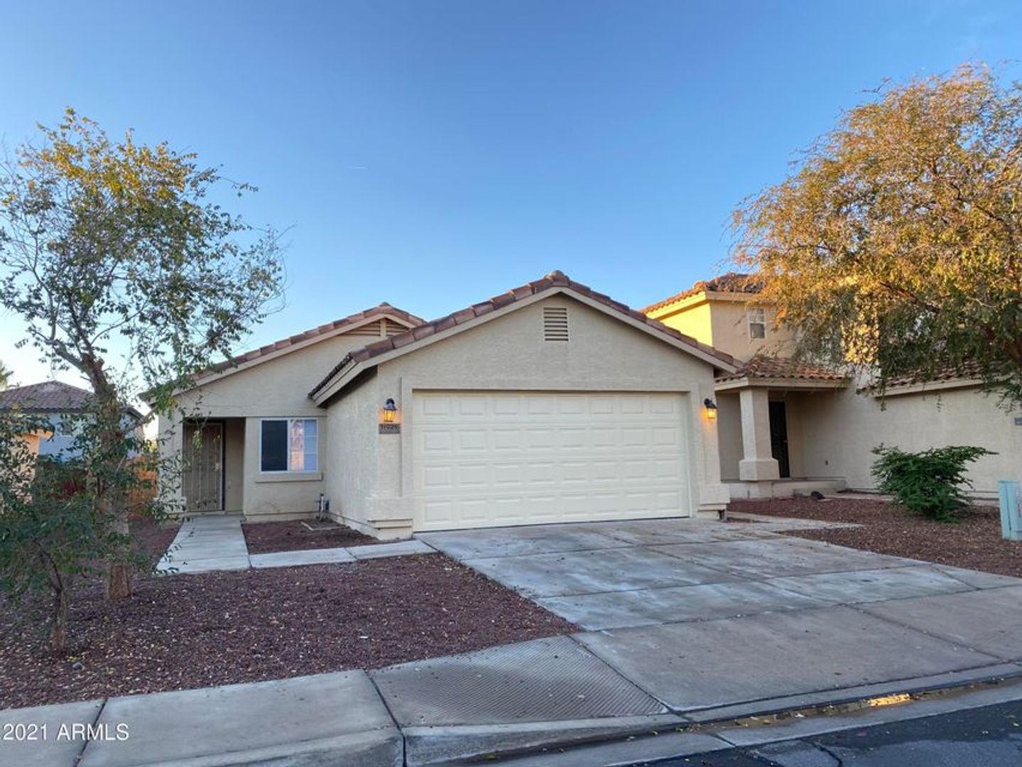 El Mirage House: 11929 W Larkspur Rd