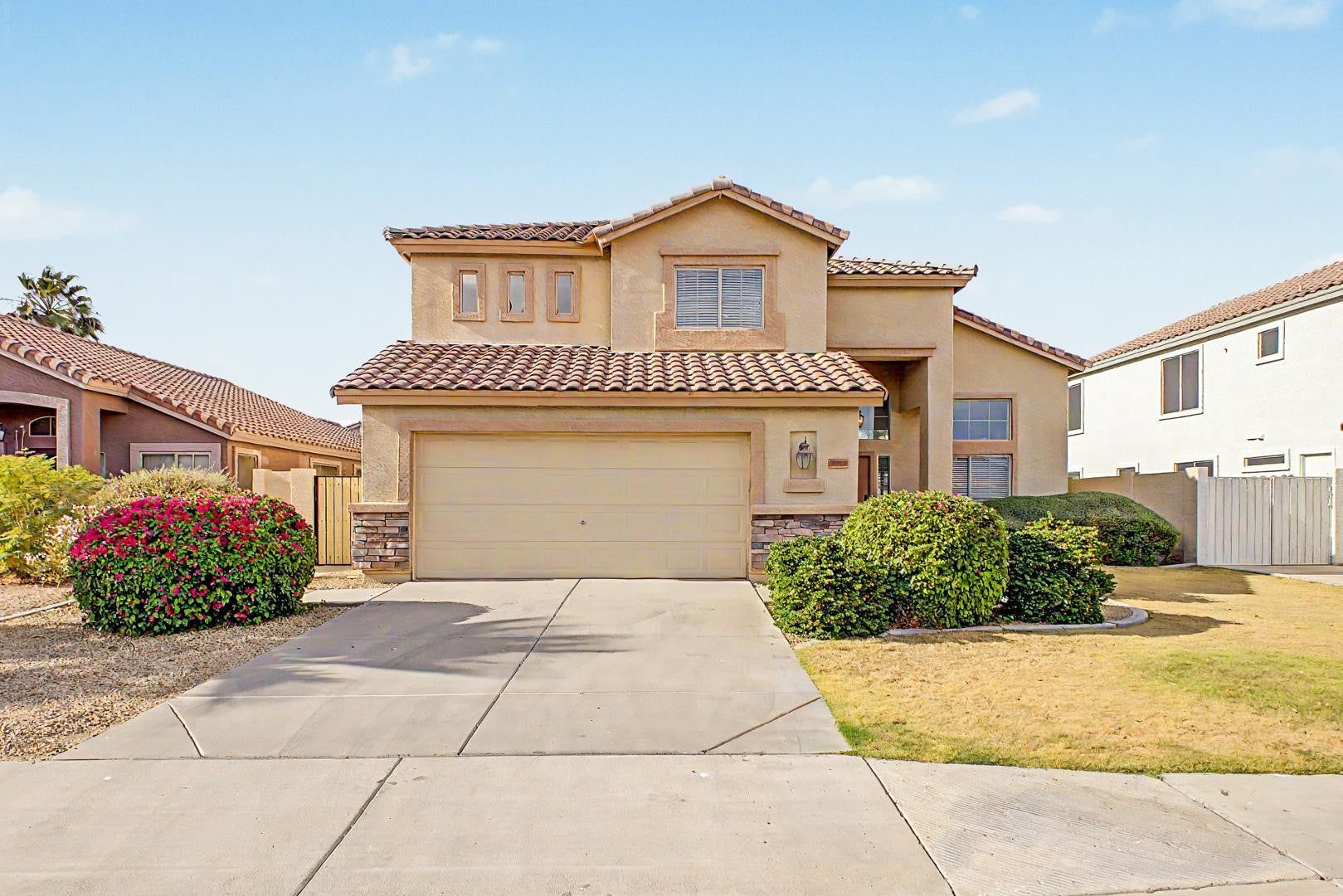 Glendale House: 7464 W Potter Dr