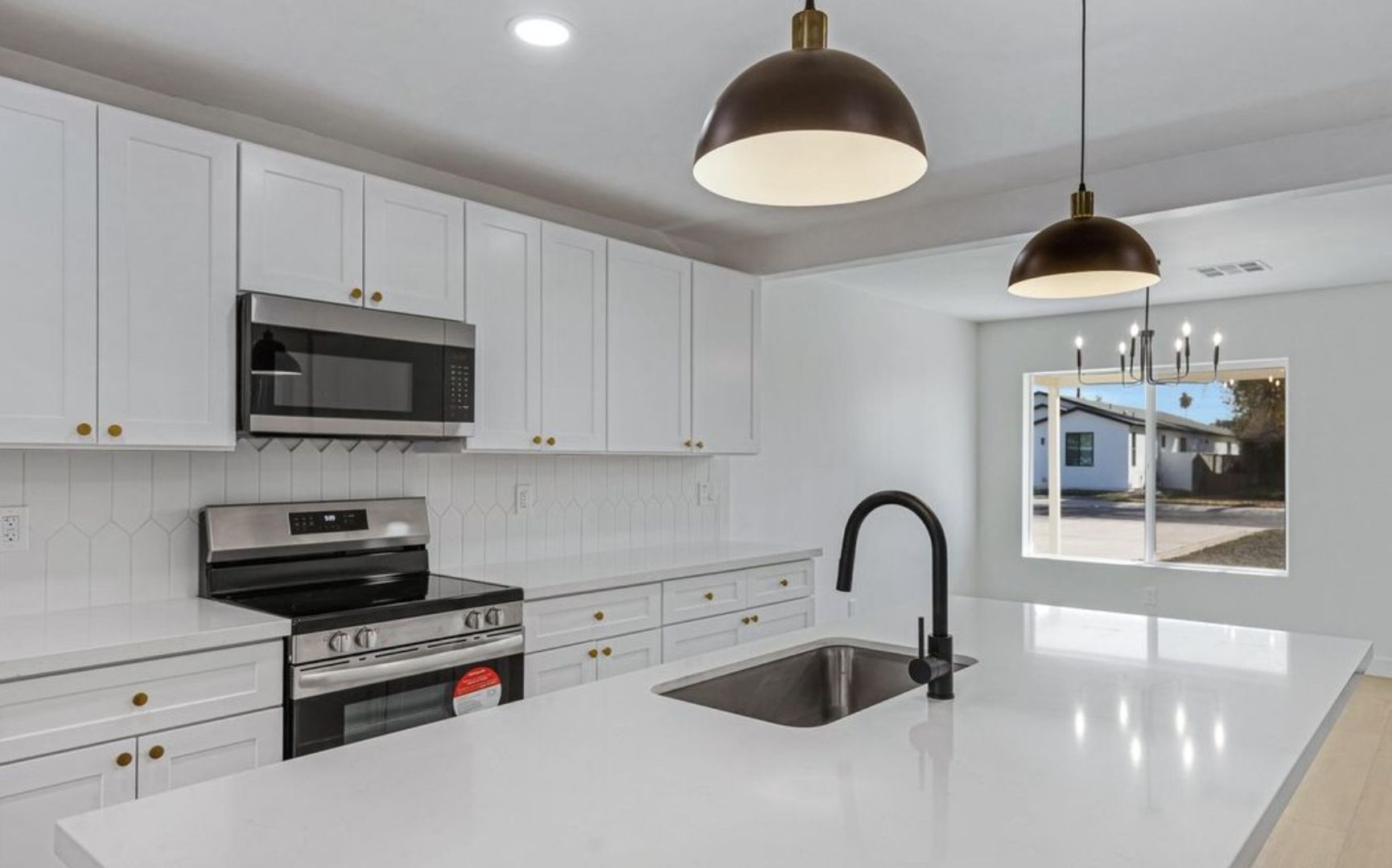 Phoenix House: 2320 E Whitton Ave