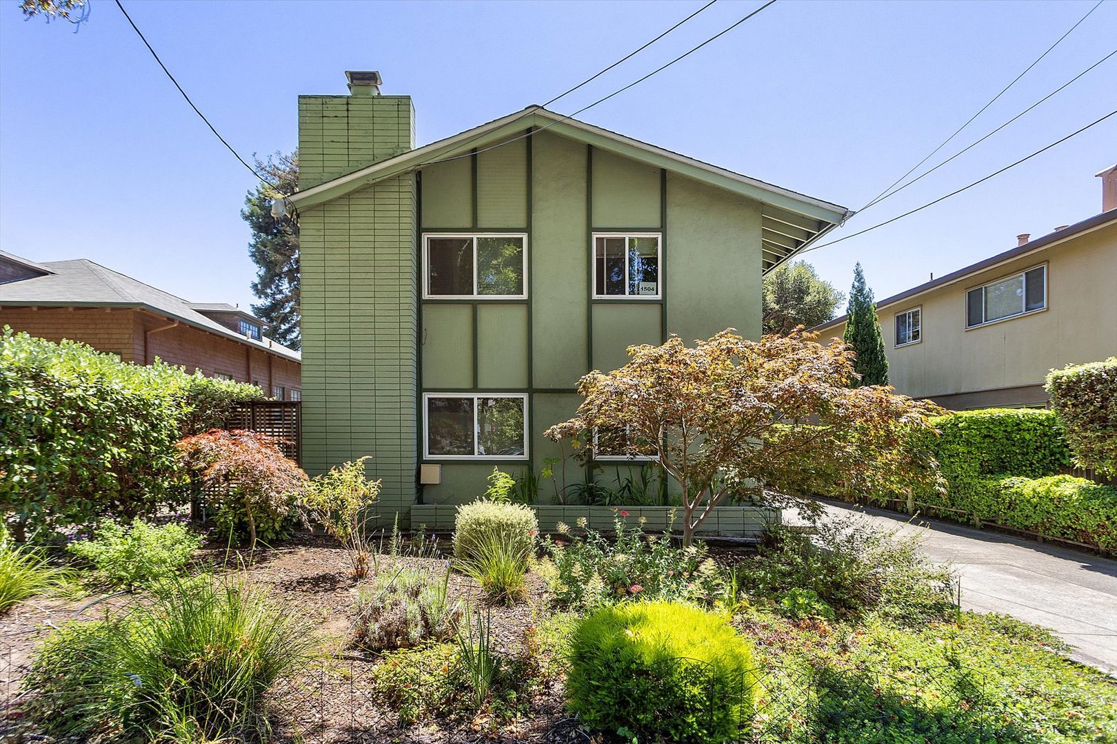 Alameda Apartment: 1504 Alameda Ave