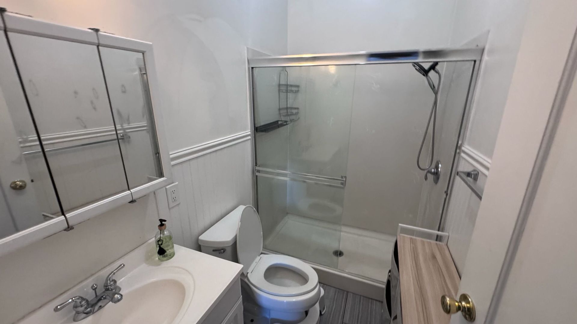 Alameda Apartment: 2429 Central Ave #B