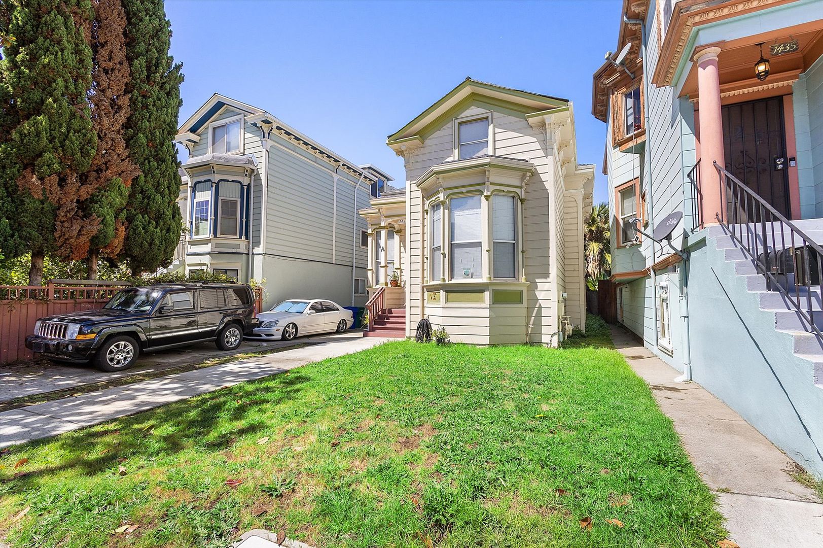 Oakland Apartment: 1431 Linden St #B