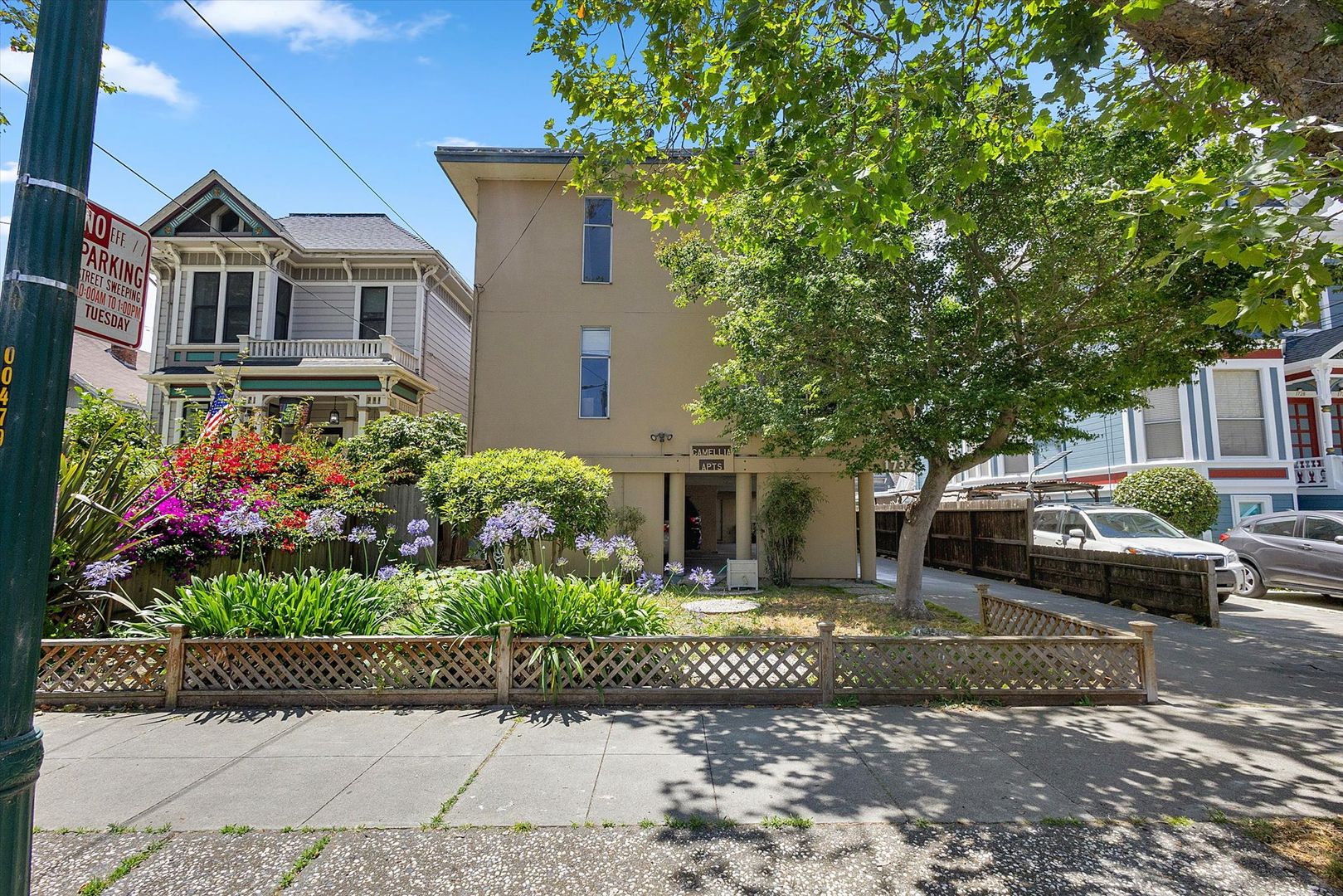 Alameda Apartment: 1732 Central Ave #D
