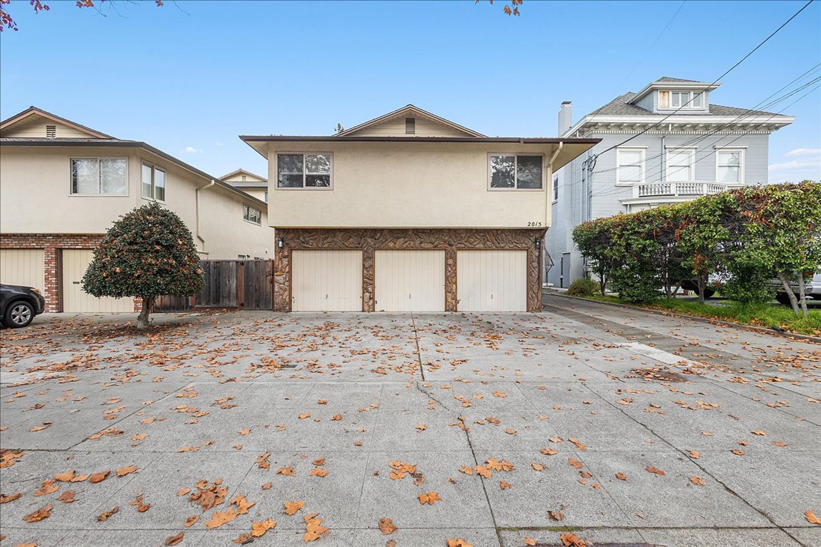 Alameda Apartment: 2015 Central Ave.