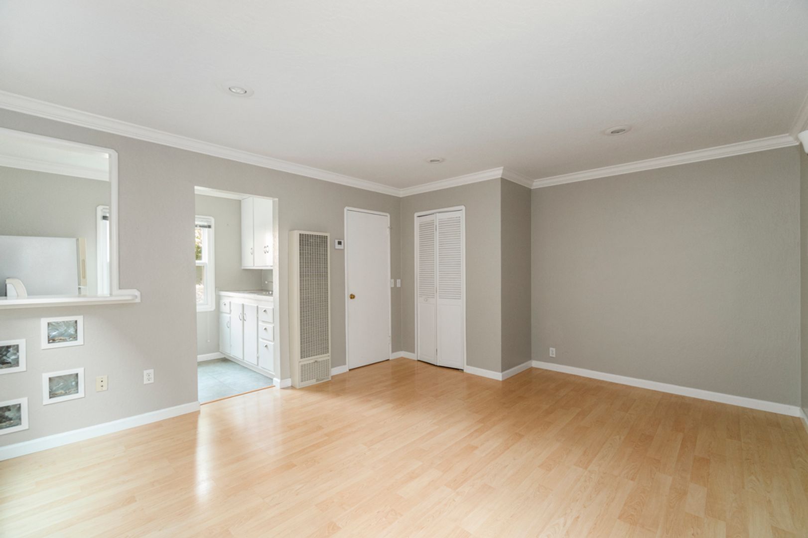 Alameda Apartment: 2149 Santa Clara Ave