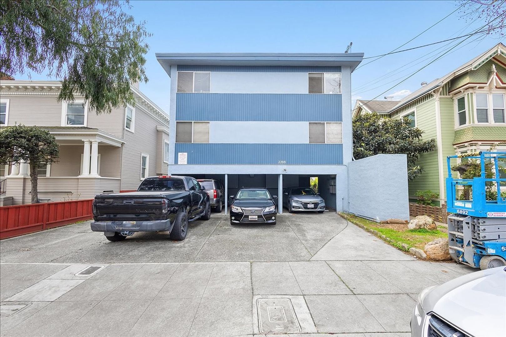 Alameda Apartment: 2208 San Antonio #D