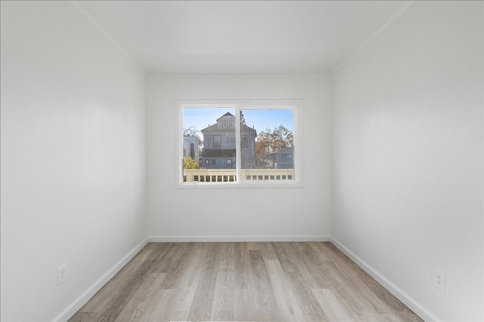 Alameda Apartment: 1417-1419 Walnut St.