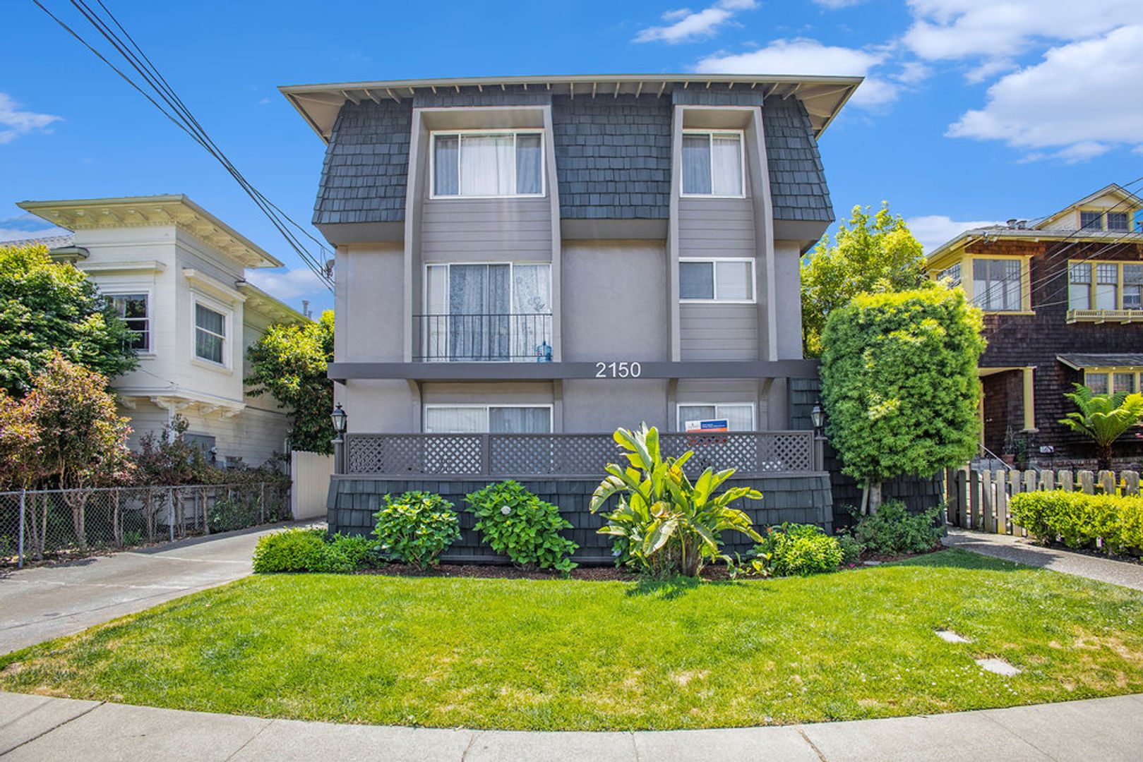 Alameda Apartment: 2150 Santa Clara Ave #G